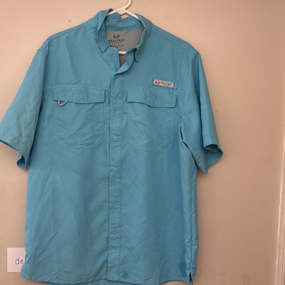 Real tree fishing light blue short sleeve shirt, size medium